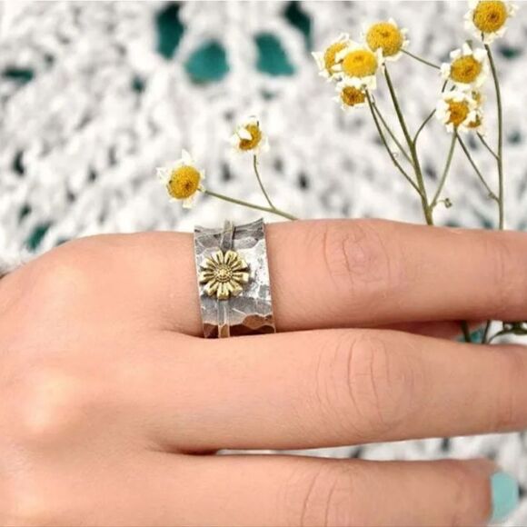 Fashion Chrysanthemum Metal Plating Hammered Antiestress Rings Size 9 - Picture 5 of 8